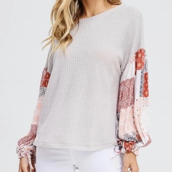 In Loom Gray Waffle Knit Contrast Sleeve Madison Top Women Size M - Picture 1 of 7